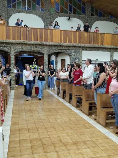 3º Dia da Novena reúne centenas de devotos no Santuário Nossa Senhora Aparecida Celebração foi presidida pelo Padre Aroldo Shinemann Filho e marcada por fé